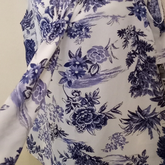 Tahari Floral Country Toile Sleeveless Blouse - Picture 6 of 16